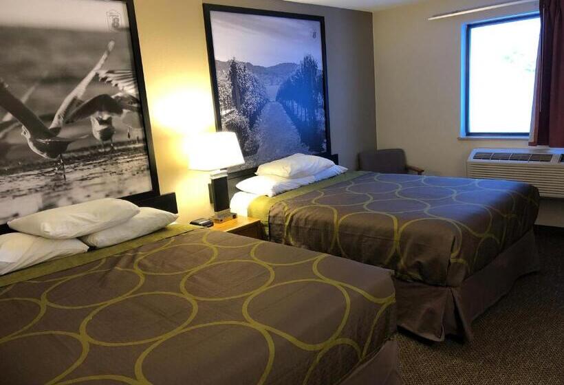标准间, Super 8 By Wyndham Salmon Arm