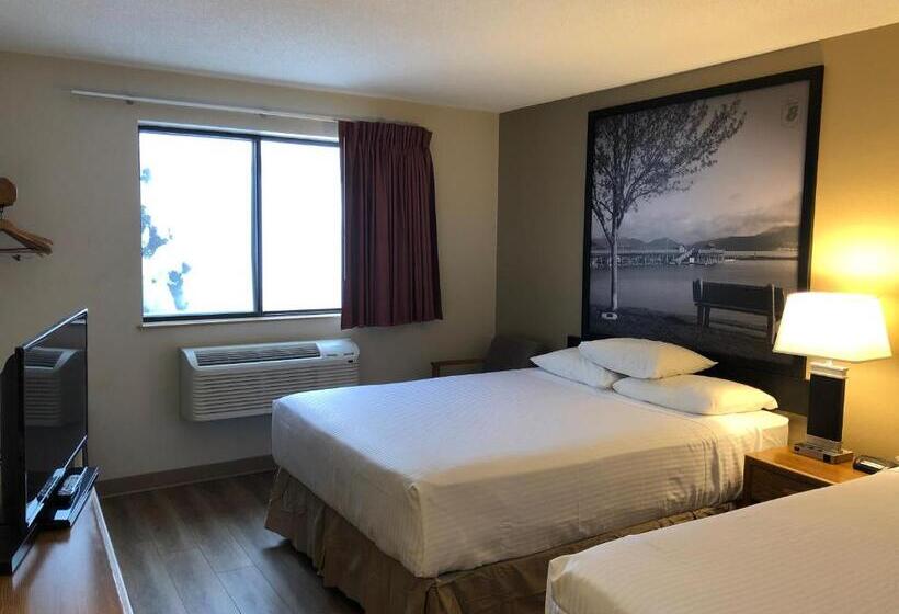 标准工作室, Super 8 By Wyndham Salmon Arm