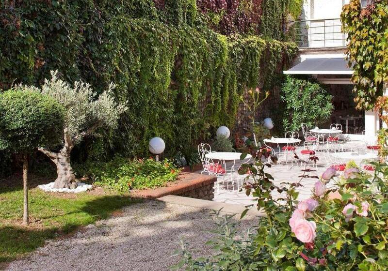 Номер Стандарт, Grand Hôtel Niort Centre