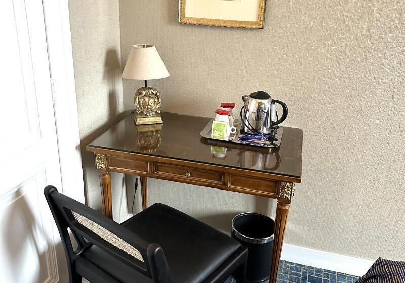 Номер Superior, Churchill Hotel Bayeux Centre