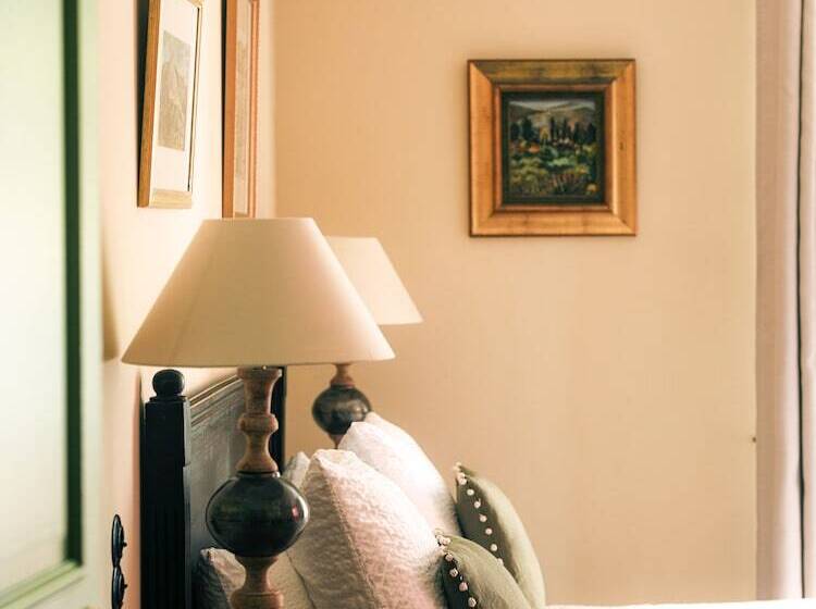 Полулюкс, Demeure Castel Brando Hôtel & Spa