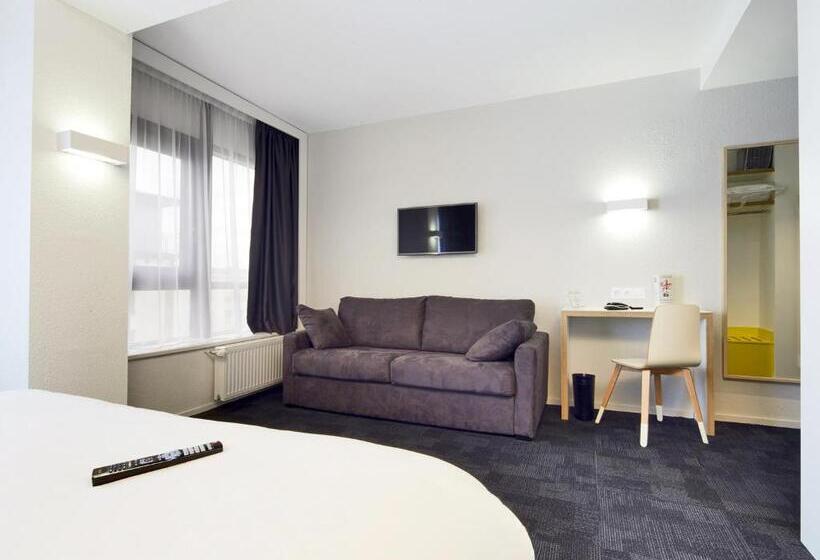 Полулюкс, Kyriad Hotel Brest