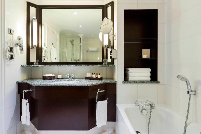 اتاق سوپریور با تخت بزرگ, Paris Marriott Champs Elysees