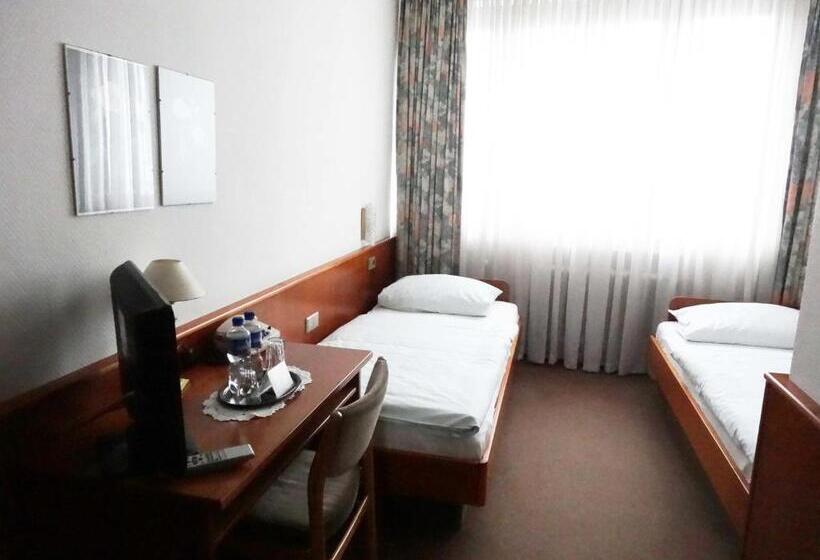 Номер Стандарт, Zentral Hotel Poststuben