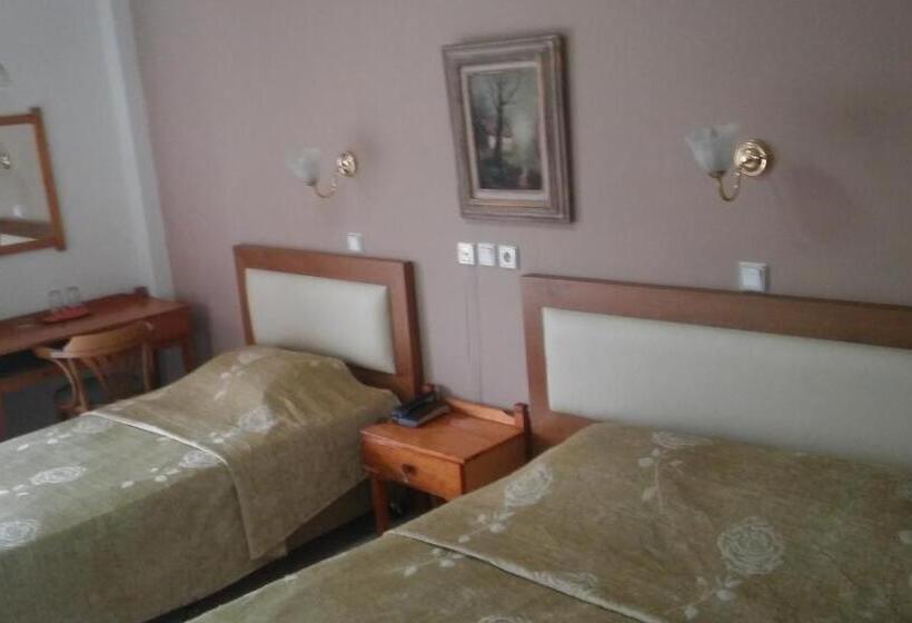Номер Стандарт Трехместный, Nefeli