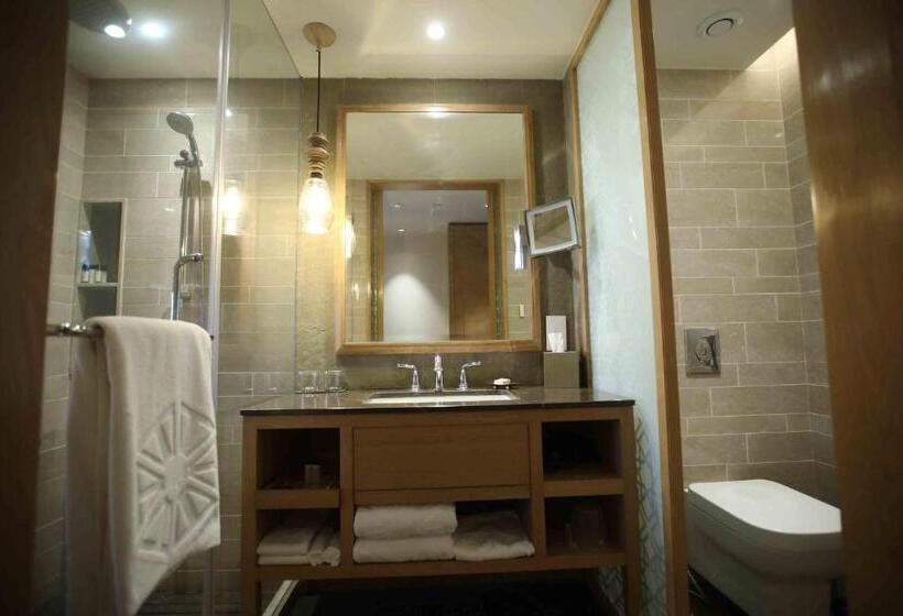 اتاق سوپریور با تخت بزرگ, Taj Fisherman’s Cove Resort & Spa, Chennai