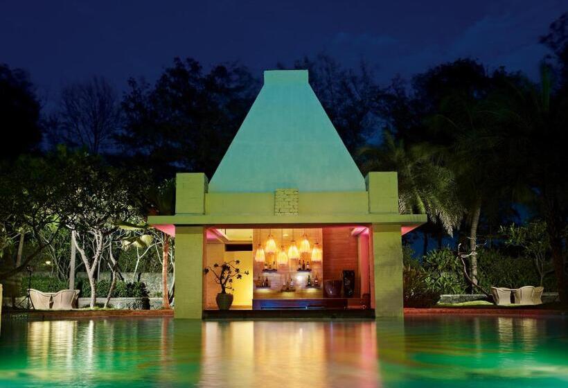 اتاق لوکس با تخت بزرگ, Taj Fisherman’s Cove Resort & Spa, Chennai