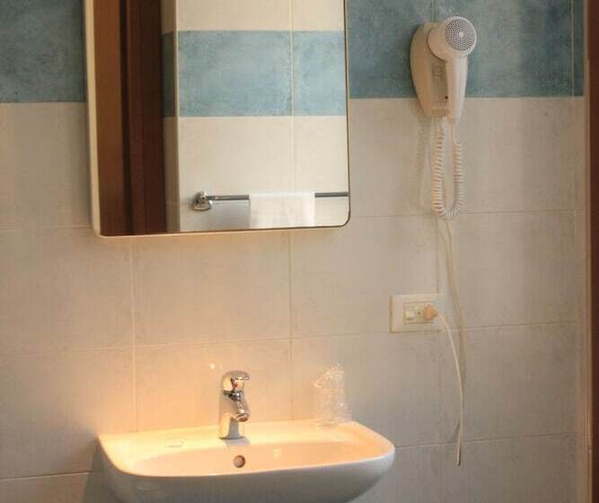 Standard Kolmen Hengen Huone, Bellevue