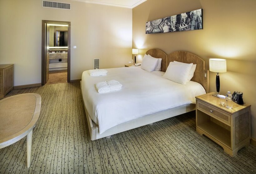 Family Room, Hilton Milan