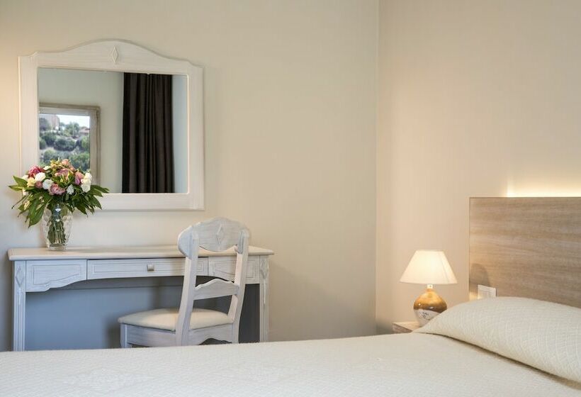 Семейный Номер, Is Molas Resort