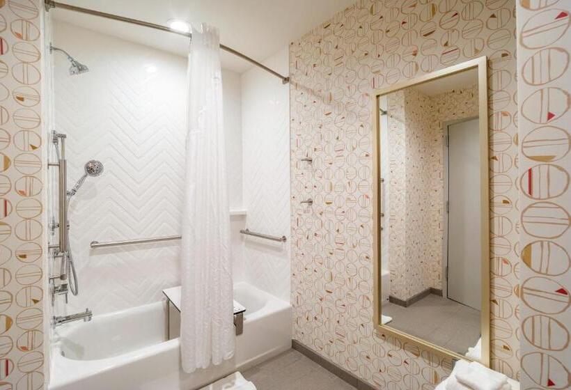适合残疾人士使用的带超级大床的标准间, Holiday Inn   Columbia   Downtown, An Ihg