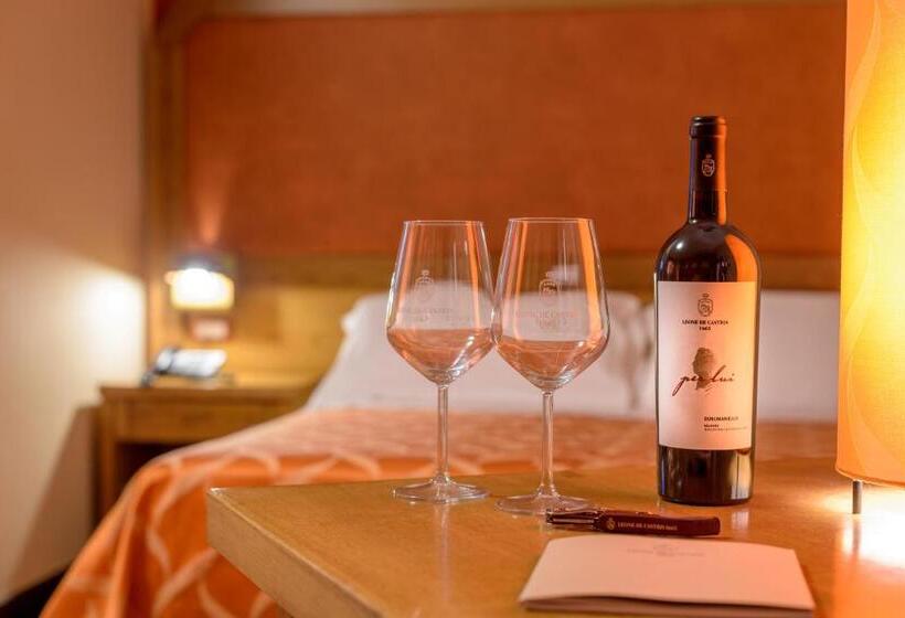 Номер Стандарт, Leone De Castris Wine