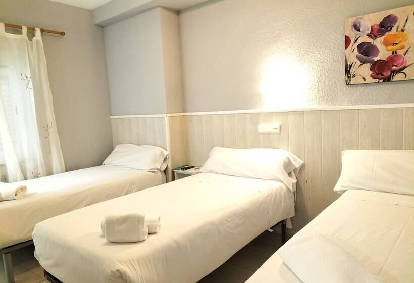 חדר סטנדרט לשלושה, Hostal Albero By Gaiarooms