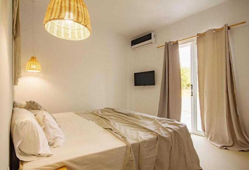 Номер Стандарт с Балконом, Olive Grove Suites Boutique