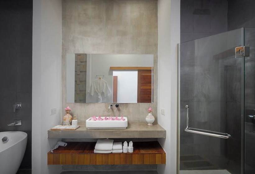 سوئیت خانواده 2 خوابه, Shintana Saya Residence