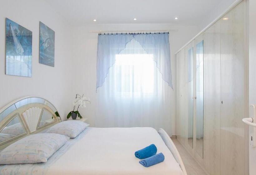테라스가 있는 2 베드룸 아파트, Guest House Mara