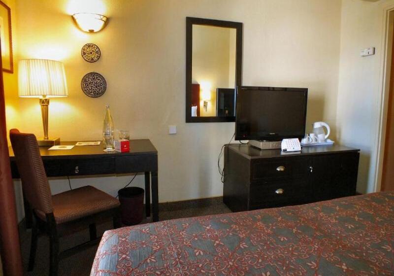 اتاق استاندارد, Aurora Motel