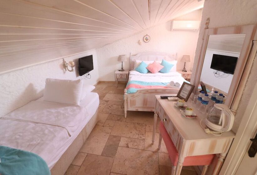 اتاق استاندارد سه نفره, Galya Otel Alacati