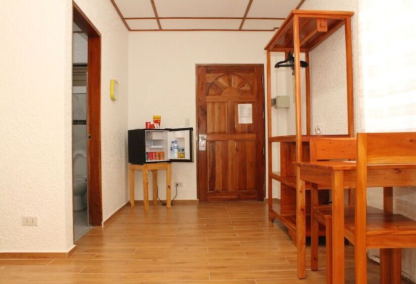 Номер Стандарт с Балконом, Sunville Hotel And Restaurant