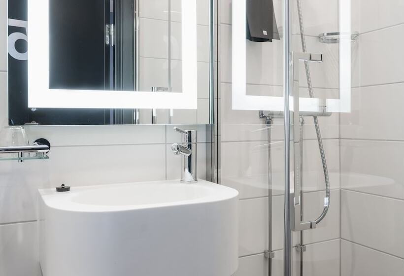 اتاق استاندارد یک نفره, Thon Hotel Astoria