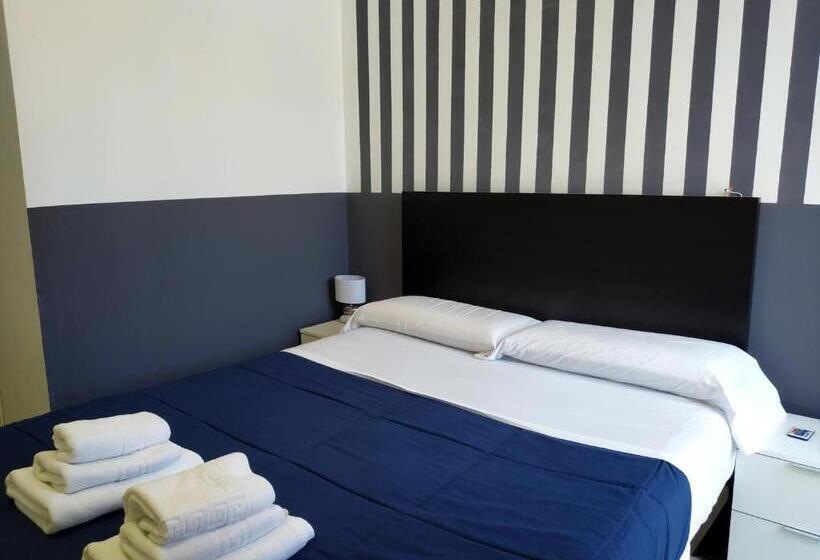 Номер Basic, Flats Friends Plaza De La Reina