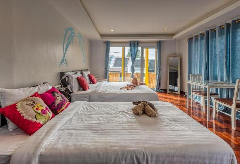 Трехместный Номер Стандарт с Балконом, Lemon Loft Boutique Room
