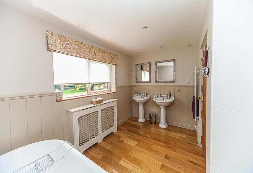اتاق لوکس, Stoodleigh Court Coach House