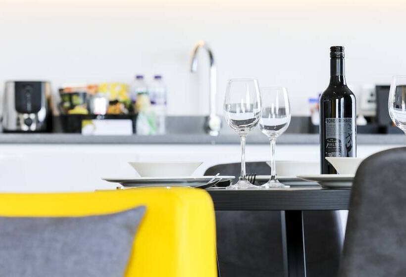 스탠다드 스튜디오, Dockside Apartments At Excel