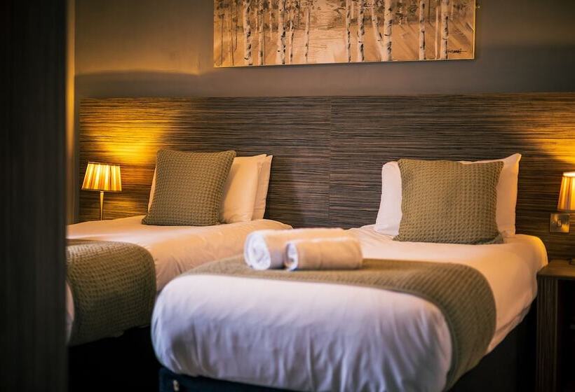 اتاق استاندارد, Three Horseshoes Inn
