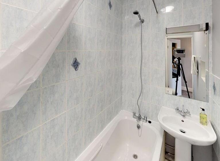 Номер Стандарт, Ranscombe House