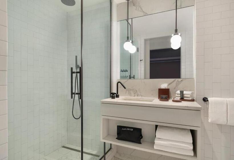 Стандартный Номер Кровать Кинг, Indigo   Williamsburg   Brooklyn, An Ihg