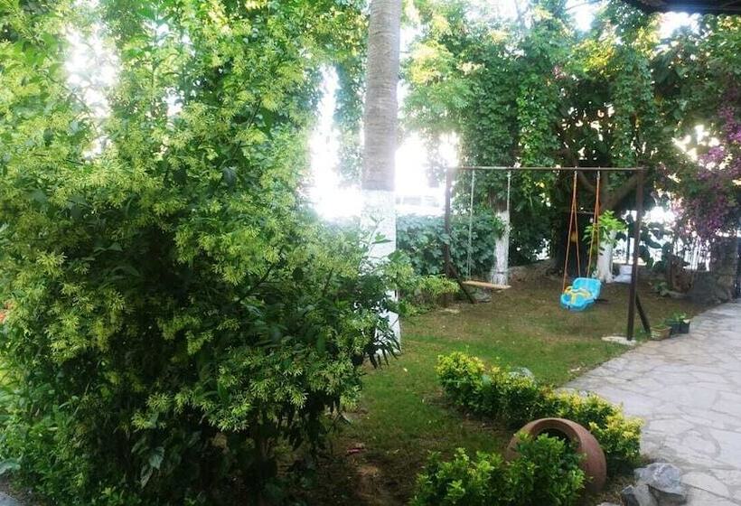 اتاق استاندارد با چشم‌انداز استخر, Nehir Dalyan Boutique Otel