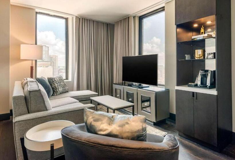 سوئیت با تخت بزرگ, Cambria Hotel Houston Downtown Convention Center