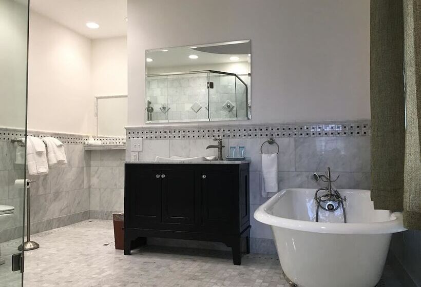 סוויטה נשיאותית 2 חדרים, Eastover Estate & Eco Village