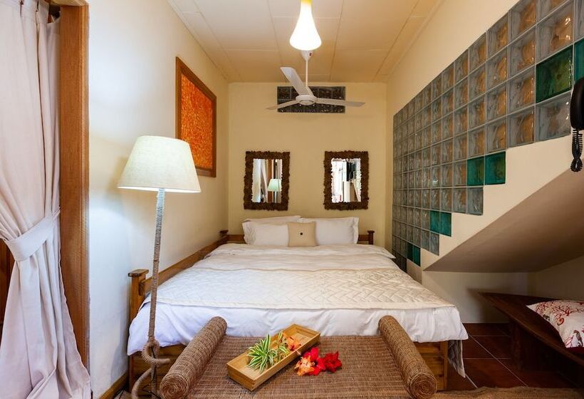 اتاق خانوادگی با چشم‌انداز باغ, Oceane Self Catering