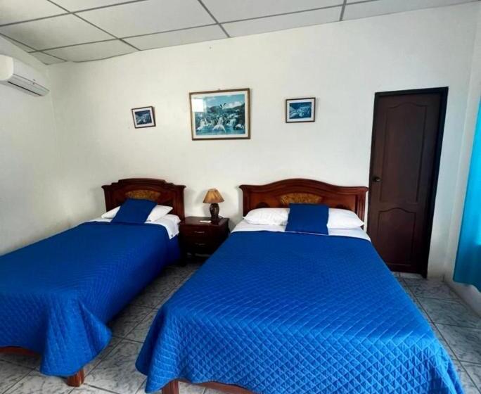 اتاق لوکس, Hostal Villamil