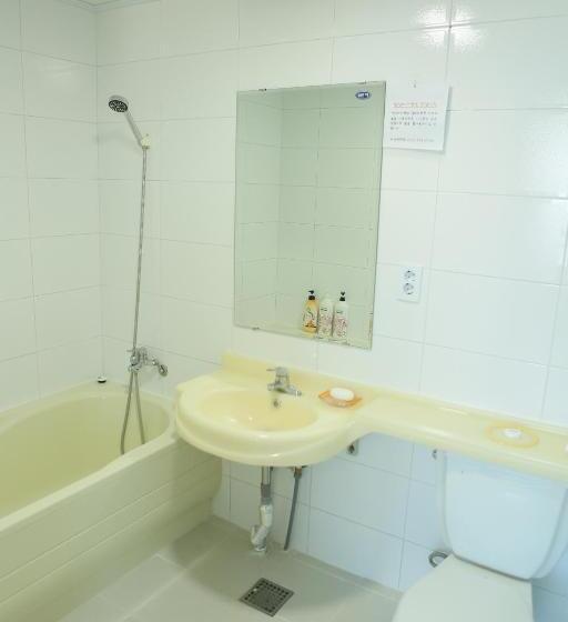 Family Suite, Mangsang Beach Pension