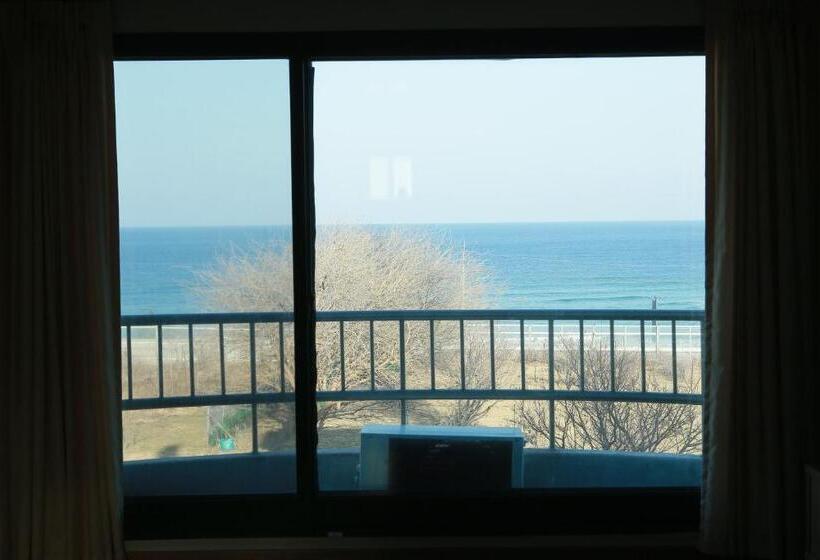 Семейный Номер Боковой Вид на Море, Mangsang Beach Pension