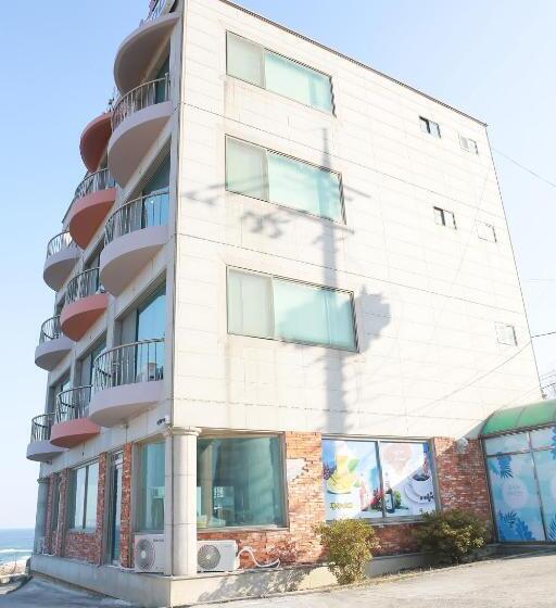 Семейный Номер Вид на Море, Mangsang Beach Pension