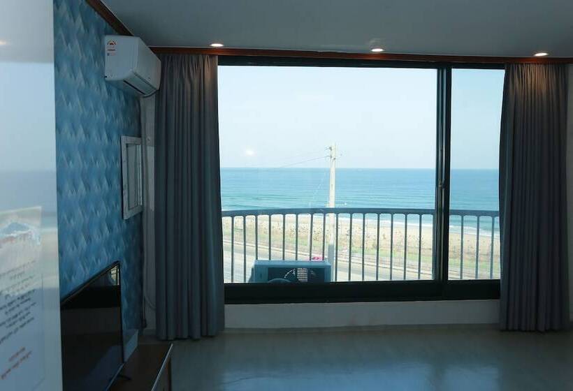 Family Suite, Mangsang Beach Pension
