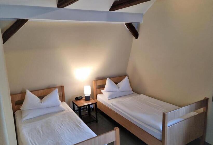 اتاق استاندارد چهار تخته, Gasthof Gästehaus Am Storchenturm