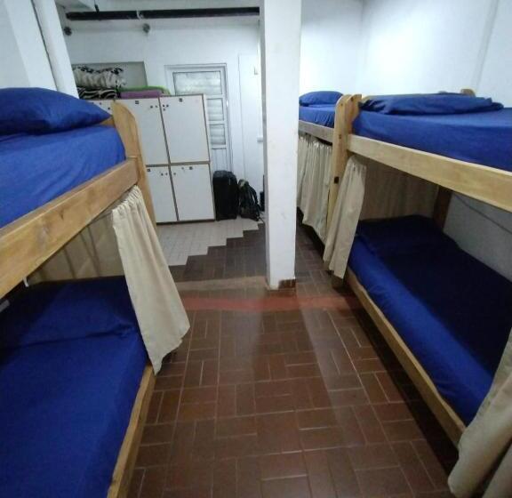 Кровать в Общей Комнате, Como En Casa Hostel