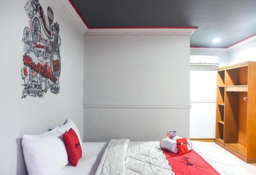Номер Стандарт, Reddoorz Plus Near Rscm Jakarta
