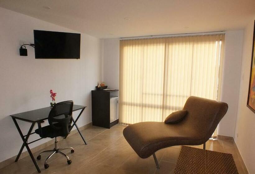 سوییت خانوادگی, Alamos Del Parque