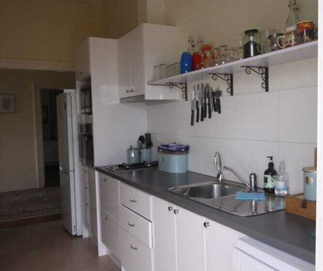 Дом 1 Спальня, Riversleigh House