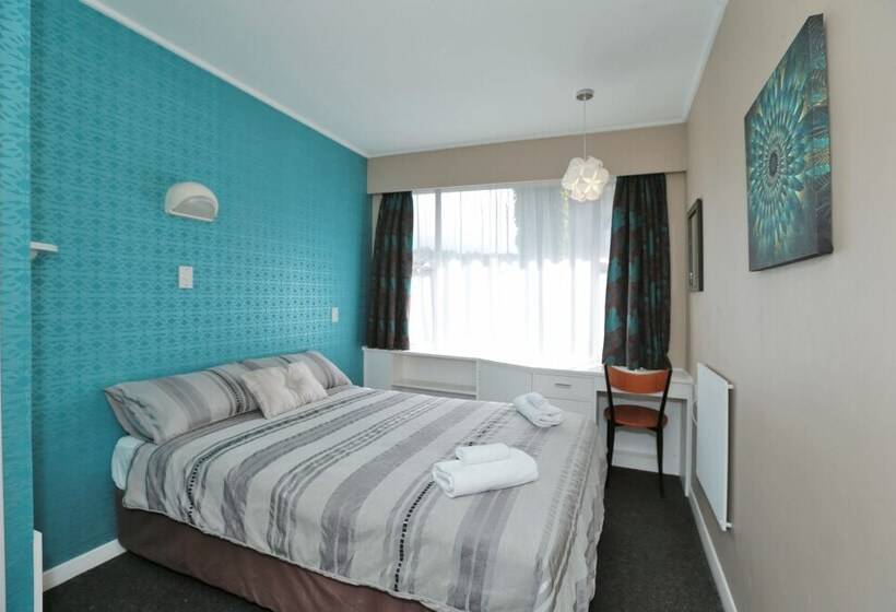 스탠다드 룸 공동 욕실, Wakatu Lodge   Hostel