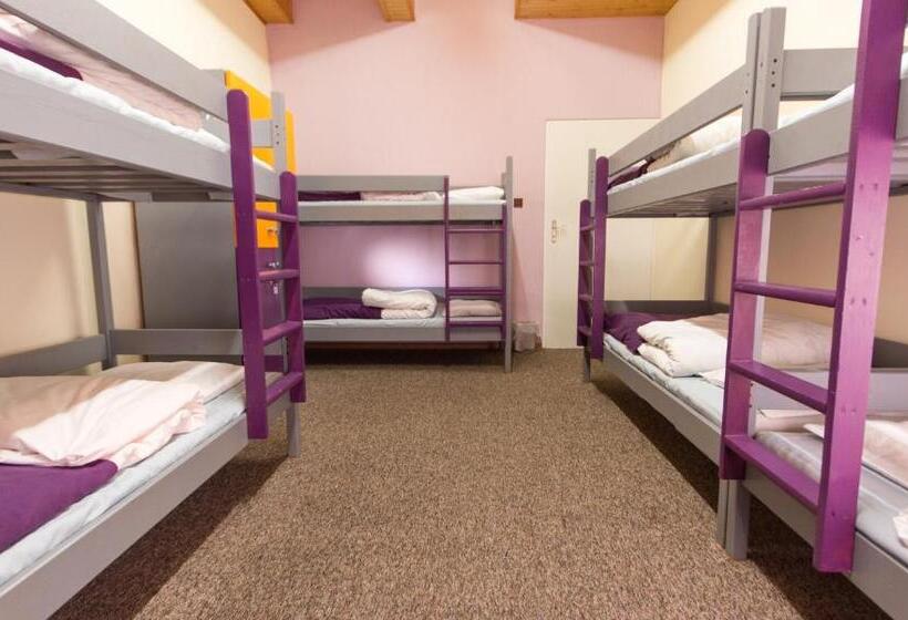 Кровать в Общей Комнате, 3 Bros' Hostel Cieszyn