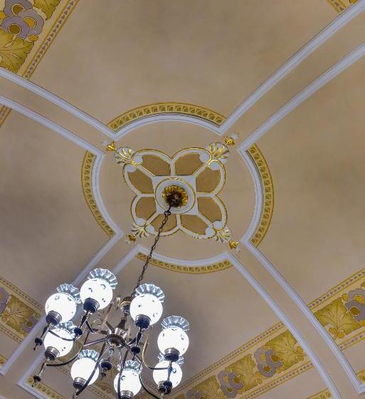 اتاق اکونومی, Palazzo Degli Affreschi