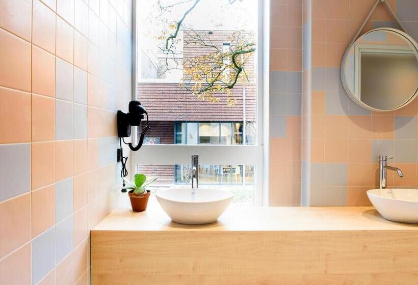 Кровать в Общей Комнате, The Green Elephant Hostel & Spa