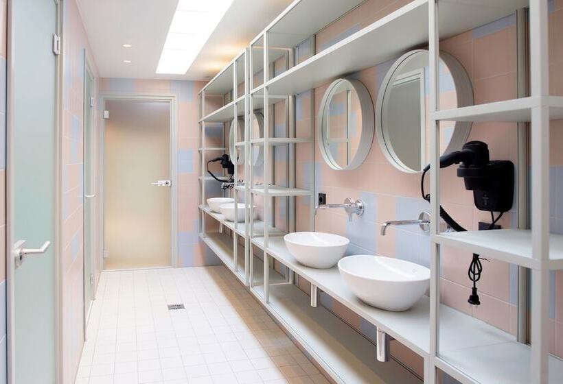 Кровать в Общей Комнате, The Green Elephant Hostel & Spa